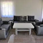 Vikendica Gajic * Sipovo